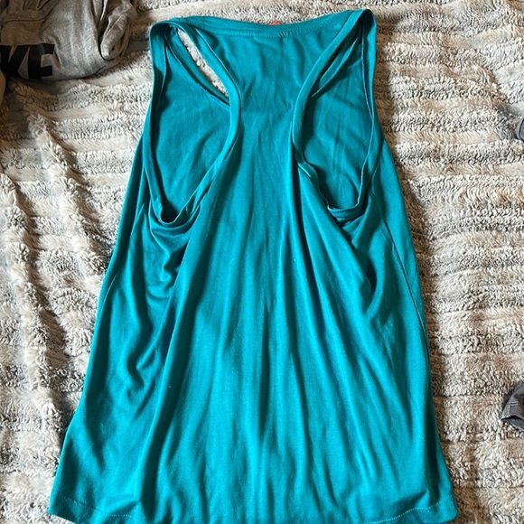 HUGE Women’s bundle Nike tank tops! - Picture 5 of 11